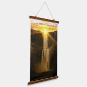 美しい自然 – 夕暮れ時の滝 吊り下げ型タペストリー (傾斜あり)