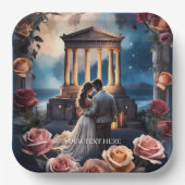 美しい花嫁と花婿が海辺に立つ ペーパープレート (正面)