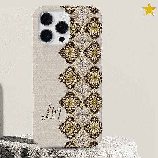 美しい茶色と黄色のポルトガル製タイルのモノグラム iPhoneケース