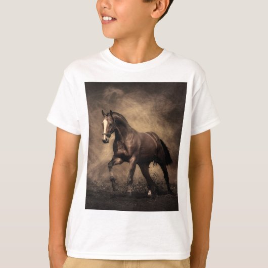 美しい茶色の馬装飾用クッション Tシャツ (正面)