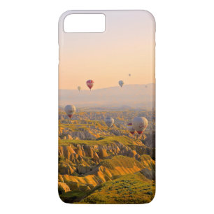 美しい荒涼とした地形上の熱気の気球 iPhone 8 PLUS/7 PLUSケース