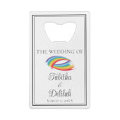 美しい虹パーソナライズされたの結婚波 クレジットカード栓抜き (裏面)