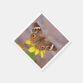美しい蝶が黄色の花に スタンダードカクテルナプキン (角)