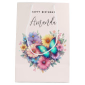 美しい蝶の誕生日をお祝いするデイジーの花 ミディアムペーパーバッグ (裏面)