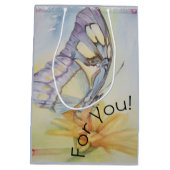 美しい蝶の黄色の花 ミディアムペーパーバッグ (裏面)