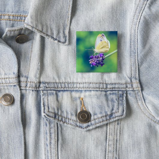 美しい蝶紫色の花の自然の景色 缶バッジ (インサイチュ)