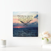 美しい詩編118:24日の出の海 スクエア壁時計 (ホーム)