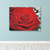 美しい赤いバラ キャンバスプリント (インサイチュ (ウッドフロア))