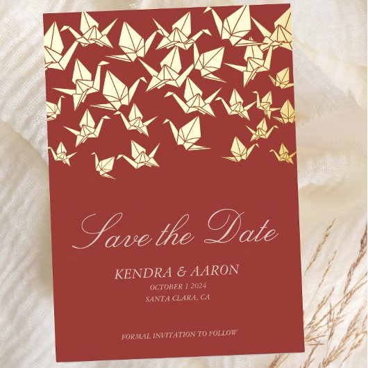 美しい赤い折り紙の紙クレーン日付を保存 箔招待状