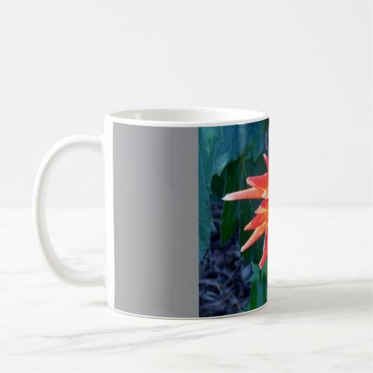 美しい赤い花のデザインカップ コーヒーマグカップ (左)