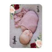 美しい赤ちゃんの女の子 ブッシュの花の写真 マグネット (縦)