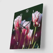 美しい赤と白チューリップ スクエア壁時計 (傾斜)