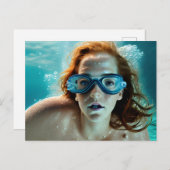 美しい赤毛女性スキューバグラス泳ぐ ポストカード (正面/裏面)