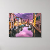 美しい運河と建物&ボート キャンバスプリント (正面)