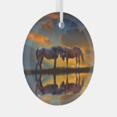 美しい野生の馬と水 ガラスオーナメント (正面右)