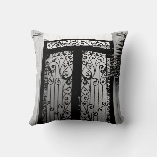 美しい門 クッション (裏面)