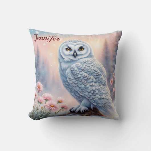 美しい雪フクロウ、ピンクの花。編集可能な名前 クッション (正面)