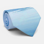 美しい霧の山の湖の風光明媚な青い水 ネクタイ (ロール)
