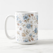 美しい青いクリーム色のベージュ茶色の花 コーヒーマグカップ (左)
