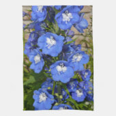 美しい青いデルフィニウムの花 キッチンタオル (縦)