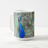 美しい青い孔雀の羽毛の写真 コーヒーマグカップ (正面左)