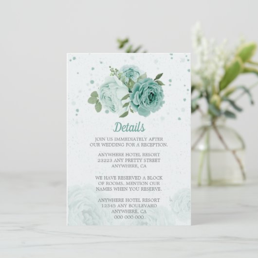 美しい青い花の緑の植物 エンクロージャーカード (スタンド正面)