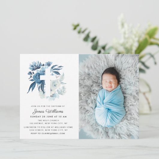 美しい青い花模様バプテスマの写真の招待 招待状 (スタンド正面)