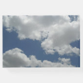 美しい青と白の雲のプリント結婚 ゲストブック (裏面)