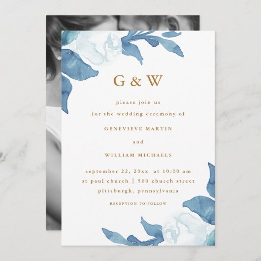 美しい青のフローラとモノグラム結婚写真 招待状 (正面/裏面)