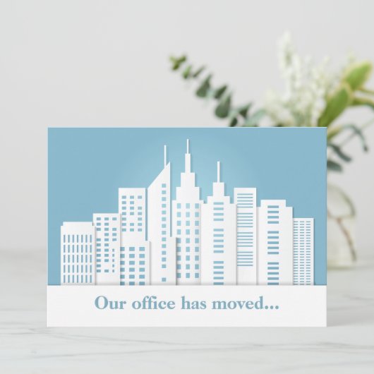 美しい青空の街並み ビジネスの住所変更のお知らせ 案内状 (スタンド正面)