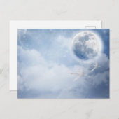 美しい青空を飛ぶ白いスワンたち ポストカード (正面/裏面)