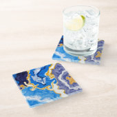 美しい青、金ゴールド、水のような白い渦巻き ガラスコースター (アングル)