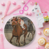 美しい馬がクラシックレースでオーナーを喜ばせる ペーパープレート (パーティー)