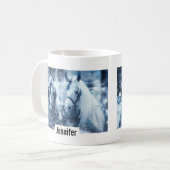 美しい馬チーム冬のドライビングフォト コーヒーマグカップ (正面左)