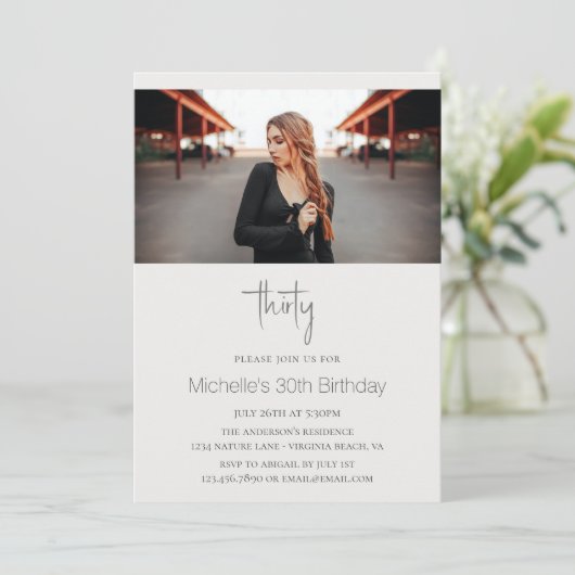 美しい馬モダンの台本の写真30歳の誕生日 招待状 (スタンド正面)
