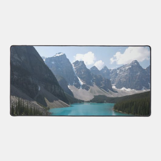 美しい高騰する山のイメージを持つデスクマット デスクマット (正面)