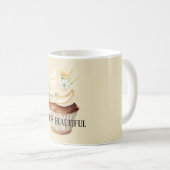 美しい黄色のクリームの花のカップケーキ コーヒーマグカップ (正面右)