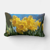 美しい黄色の水仙 ランバークッション (正面)