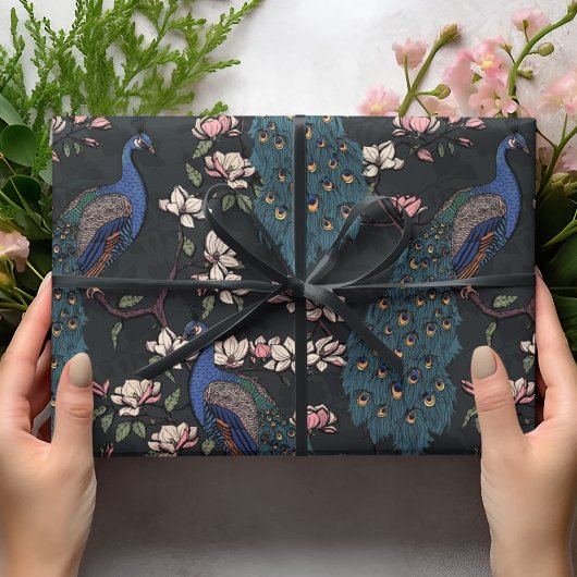 美しい黒い孔雀とマグノリアの花 ラッピングペーパー