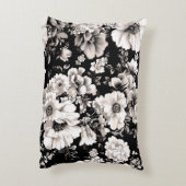 美しい黒と軽いセピア色のトーンフローラ アクセントクッション (裏面(縦))