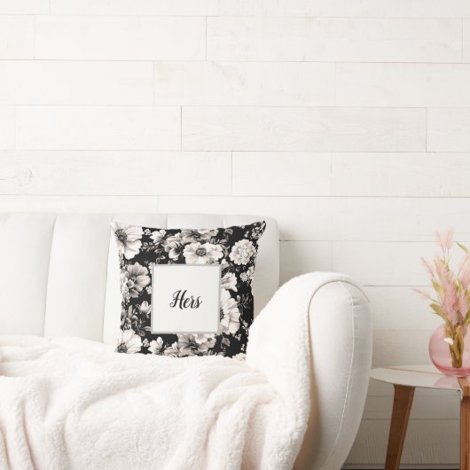 美しい黒と軽いセピア色のトーンフローラ クッション (ソファ)