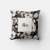 美しい黒と軽いセピア色のトーンフローラ クッション (正面)