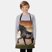 美しい黒馬 エプロン (着用した状態)