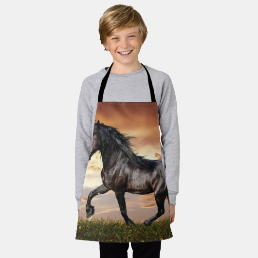 美しい黒馬 エプロン (着用した状態)