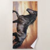 美しい黒馬 ビーチタオル (正面)