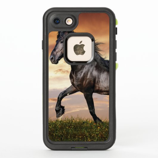 美しい黒馬 LifeProof iPhoneケース (裏面)