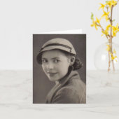 美しい30年代の女性の古い白黒写真 カード (黄色い花)