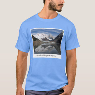 美しいCerro Torreのパタゴニア、山景色 Tシャツ