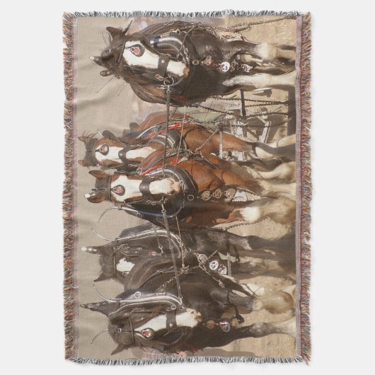 美しいClydesdale馬の耕作 – チームワーク スローブランケット (正面縦)