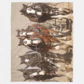 美しいClydesdale馬の耕作 – チームワーク フリースブランケット (正面)